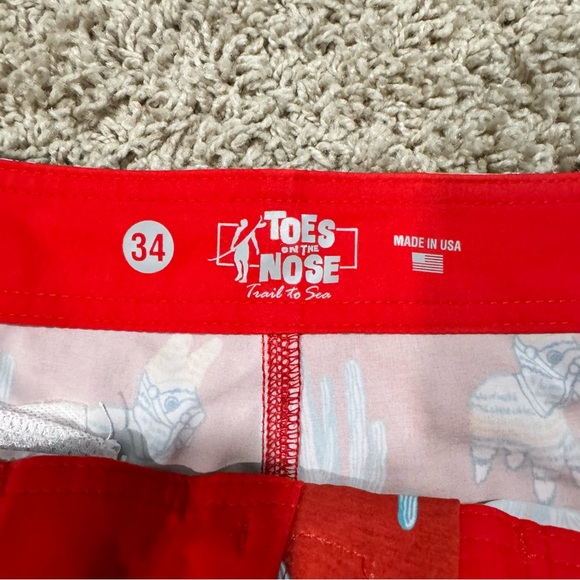 Toes on the Nose Board Shorts - like new condition size 34 - Picture 2 of 3